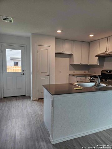 10018 ANA HTS, San Antonio, TX 78224