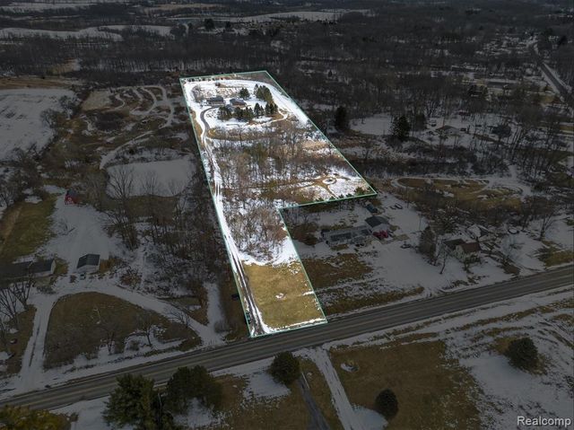 14463 Seymour Road, Linden, MI 48451