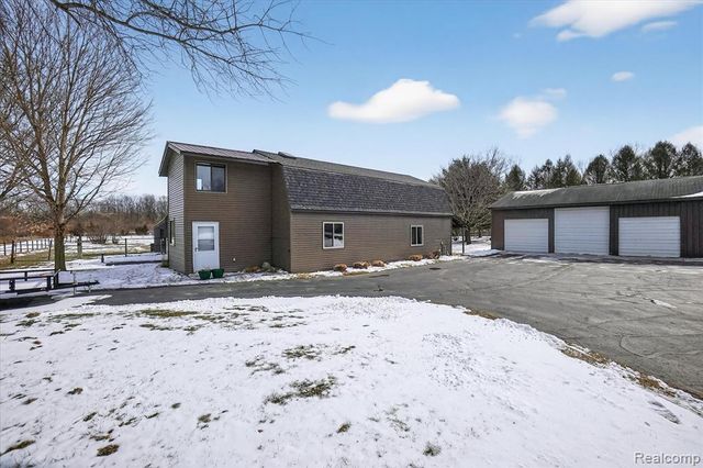 14463 Seymour Road, Linden, MI 48451