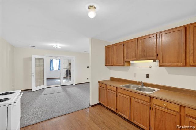 14463 Seymour Road, Linden, MI 48451