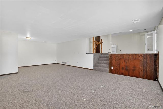 14463 Seymour Road, Linden, MI 48451