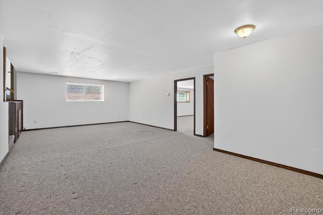 14463 Seymour Road, Linden, MI 48451