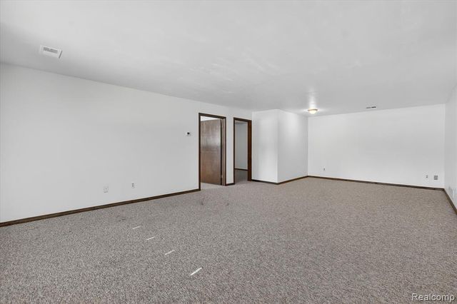 14463 Seymour Road, Linden, MI 48451