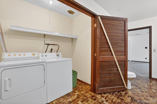 14463 Seymour Road, Linden, MI 48451