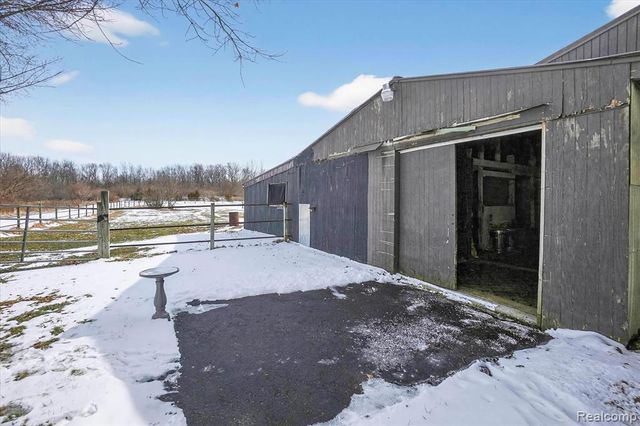14463 Seymour Road, Linden, MI 48451