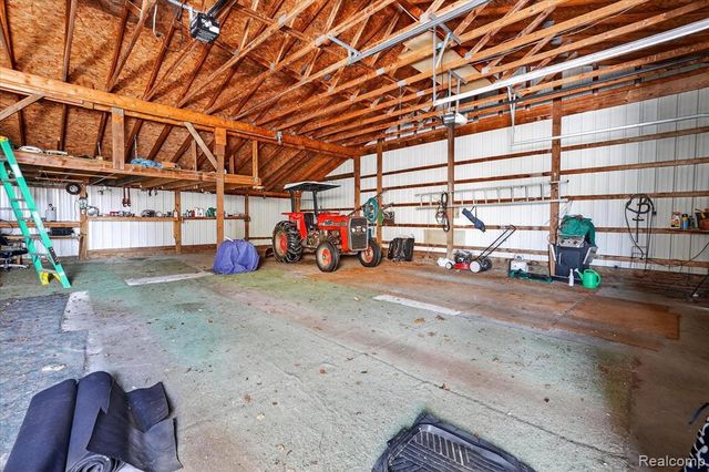 14463 Seymour Road, Linden, MI 48451