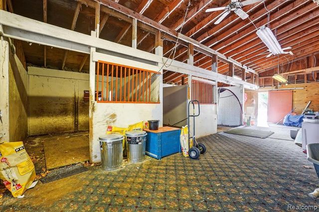 14463 Seymour Road, Linden, MI 48451