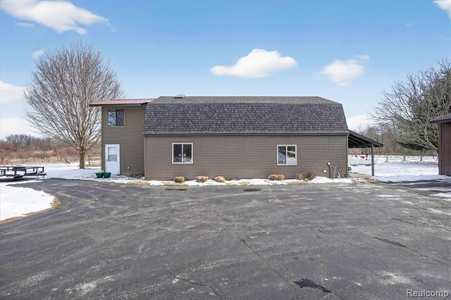 14463 Seymour Road, Linden, MI 48451