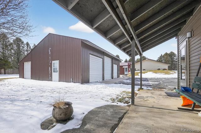 14463 Seymour Road, Linden, MI 48451