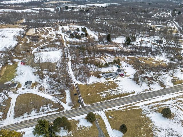 14463 Seymour Road, Linden, MI 48451