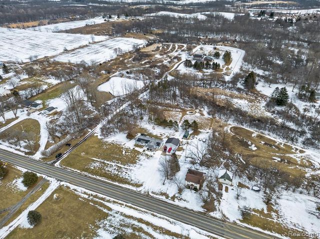 14463 Seymour Road, Linden, MI 48451