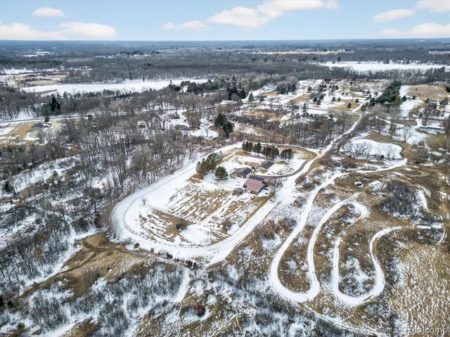 14463 Seymour Road, Linden, MI 48451