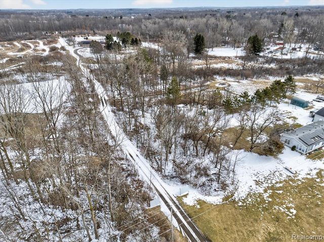 14463 Seymour Road, Linden, MI 48451