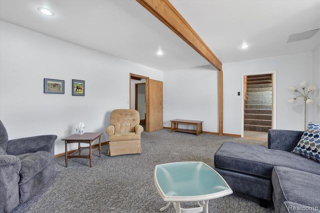 14463 Seymour Road, Linden, MI 48451