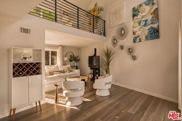 1664 Gladys Drive, Glendale, CA 91206