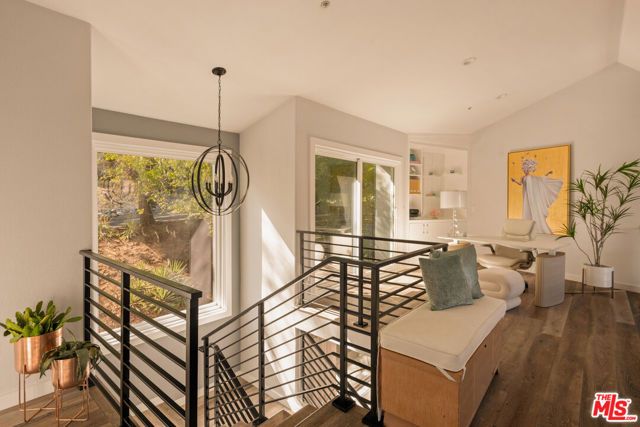 1664 Gladys Drive, Glendale, CA 91206