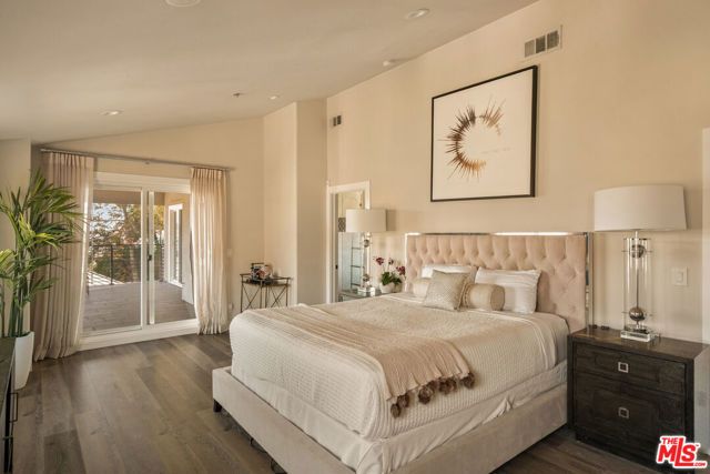 1664 Gladys Drive, Glendale, CA 91206