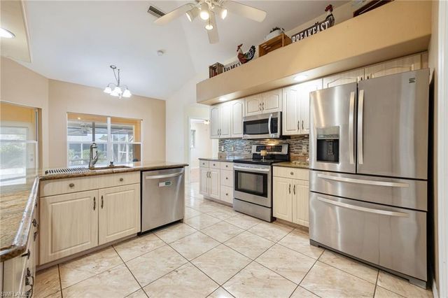 1132 SE 32nd TER, Cape Coral, FL 33904