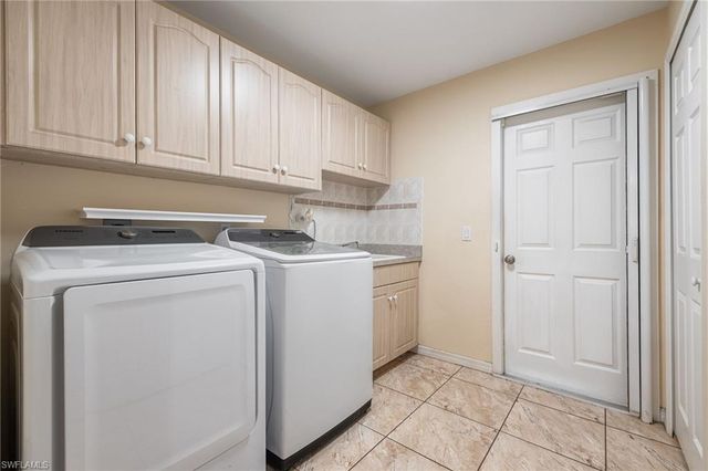 1132 SE 32nd TER, Cape Coral, FL 33904