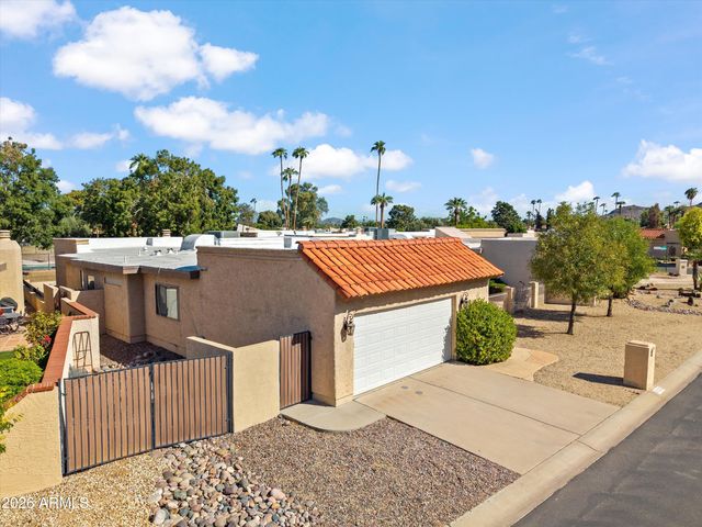210 W CANTERBURY Lane, Phoenix, AZ 85023