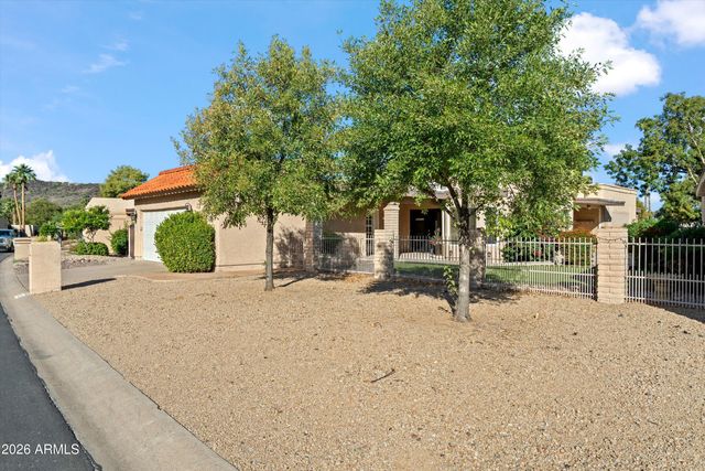 210 W CANTERBURY Lane, Phoenix, AZ 85023