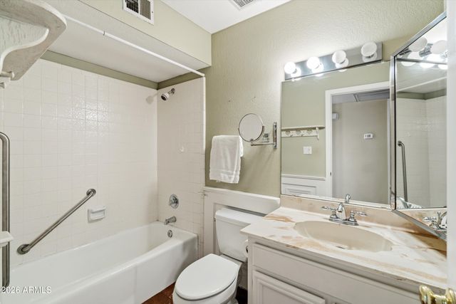 210 W CANTERBURY Lane, Phoenix, AZ 85023