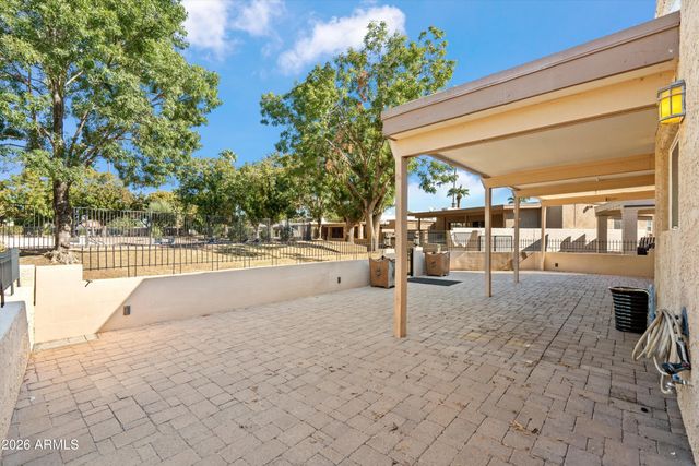 210 W CANTERBURY Lane, Phoenix, AZ 85023