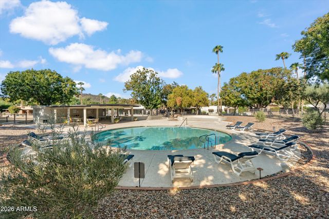 210 W CANTERBURY Lane, Phoenix, AZ 85023