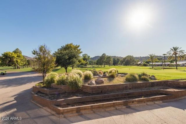 210 W CANTERBURY Lane, Phoenix, AZ 85023