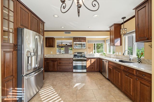 210 W CANTERBURY Lane, Phoenix, AZ 85023