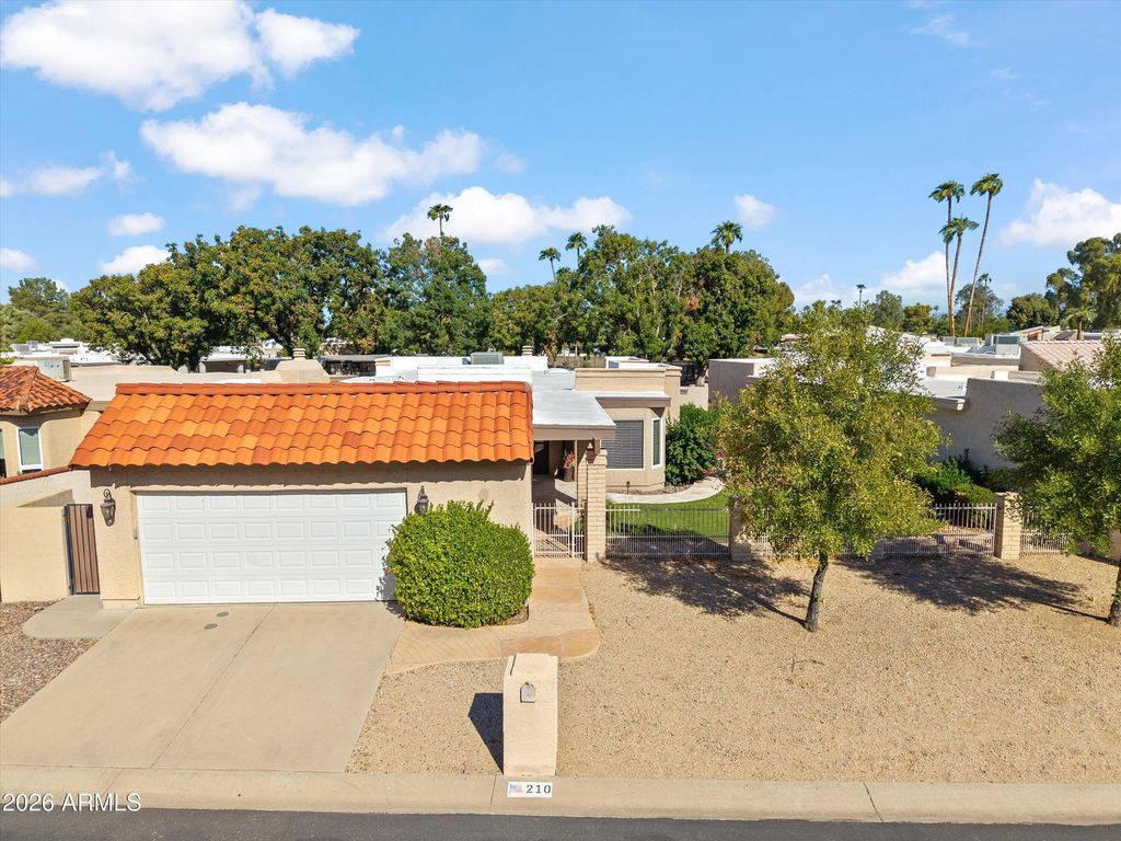 210 W CANTERBURY Lane, Phoenix, AZ 85023