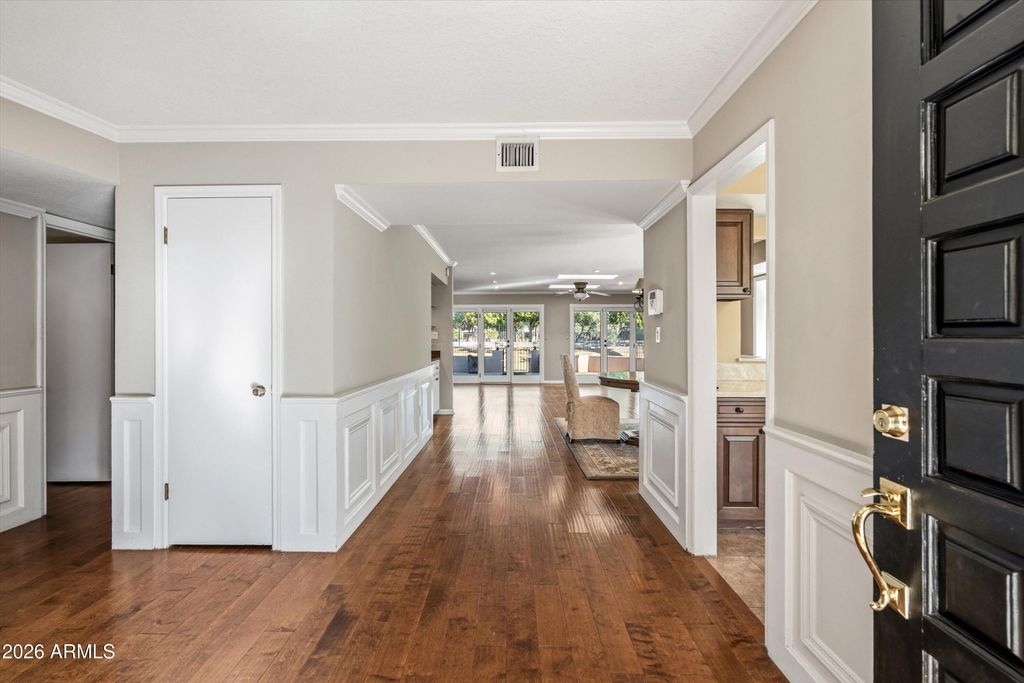210 W CANTERBURY Lane, Phoenix, AZ 85023 — photo 4