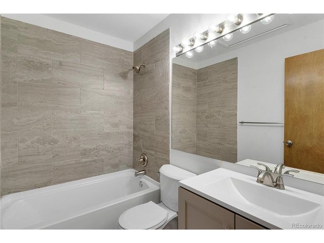 5421 S Vivian St, Littleton, CO 80127