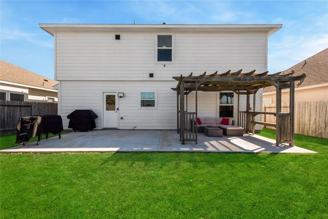 512 Forest Village Circle, La Marque, TX 77568