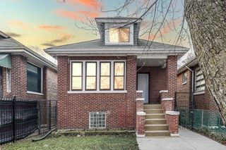 812 S Kilbourn Avenue, Chicago, IL 60624