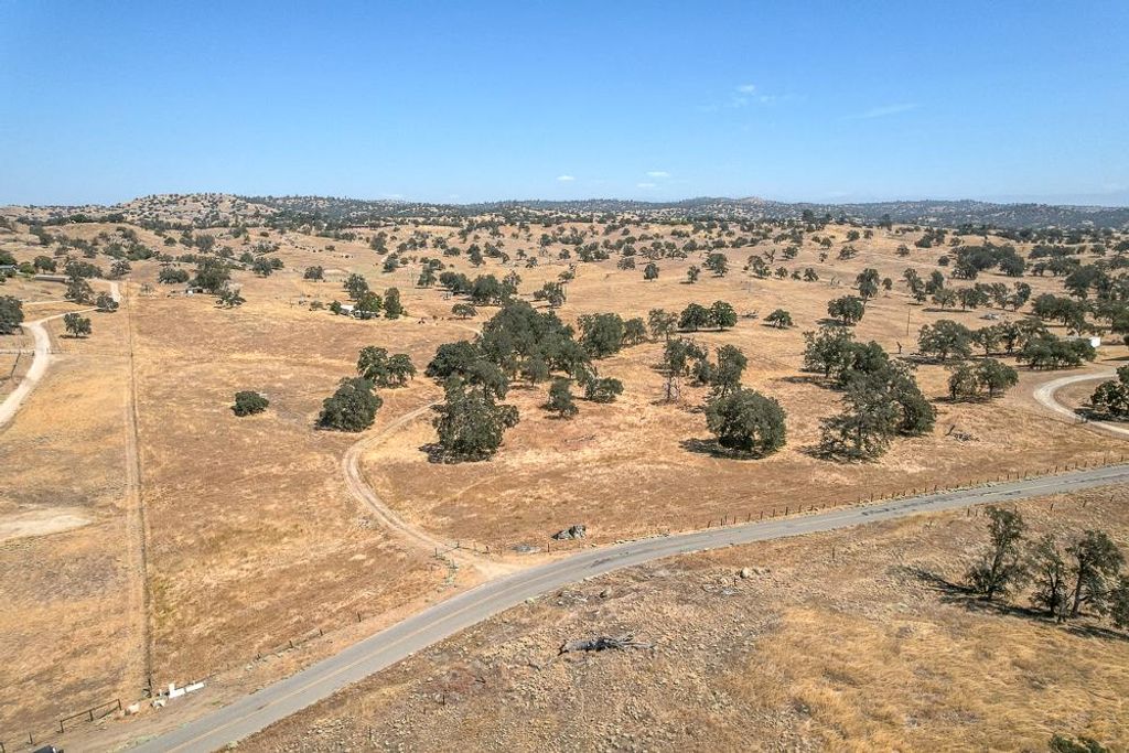 Image 1 of property listing at 39641 Road 406, Madera, CA 93636