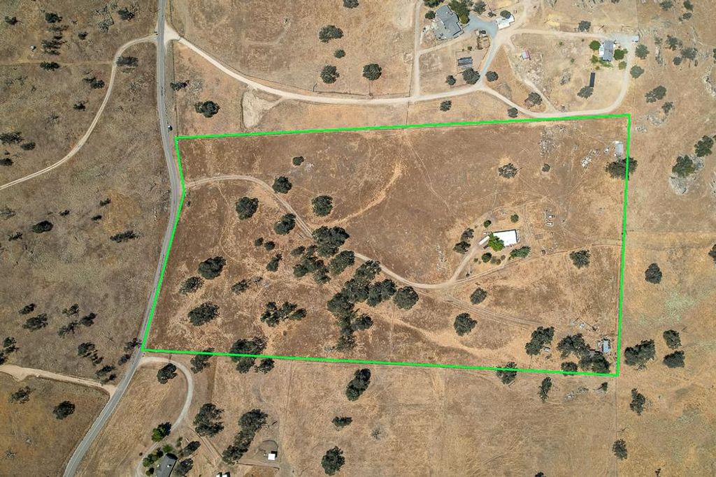 Image 17 of property listing at 39641 Road 406, Madera, CA 93636