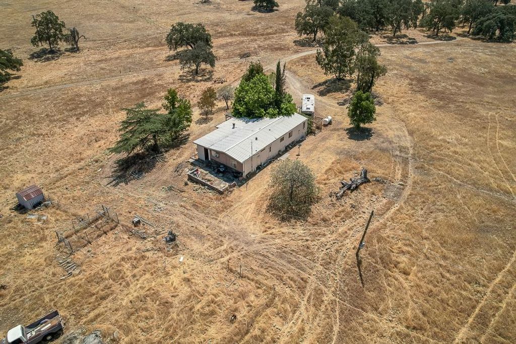 Image 20 of property listing at 39641 Road 406, Madera, CA 93636