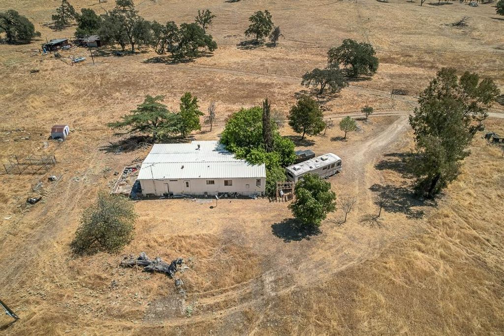 Image 21 of property listing at 39641 Road 406, Madera, CA 93636
