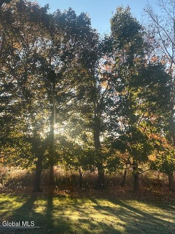 605 Worthington Terrace, North Greenbush, NY 12198