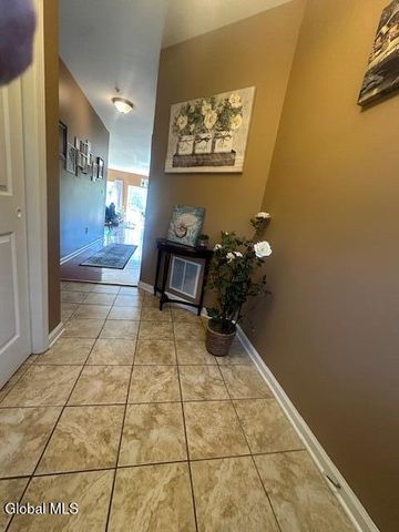 605 Worthington Terrace, North Greenbush, NY 12198