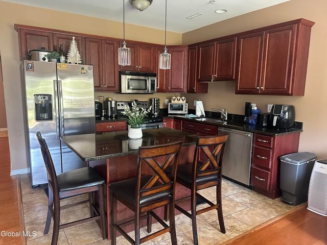 605 Worthington Terrace, North Greenbush, NY 12198