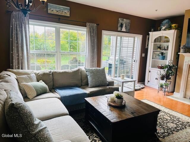 605 Worthington Terrace, North Greenbush, NY 12198