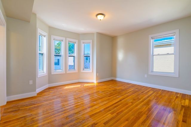 28-30 Chestnut 3, Boston, MA 02130