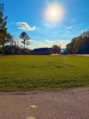 20 West Forest Drive, Huntsville, TX 77358