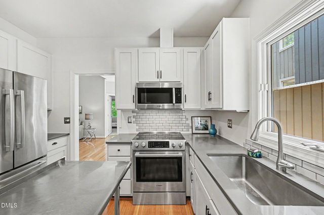 9 Tottenham Lane, Chapel Hill, NC 27517