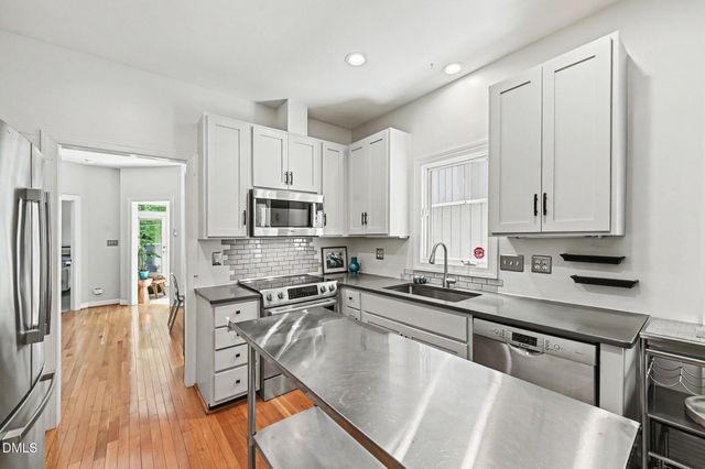 9 Tottenham Lane, Chapel Hill, NC 27517