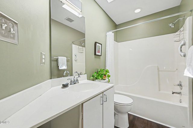 9 Tottenham Lane, Chapel Hill, NC 27517