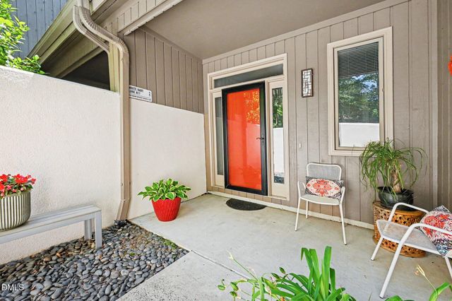 9 Tottenham Lane, Chapel Hill, NC 27517