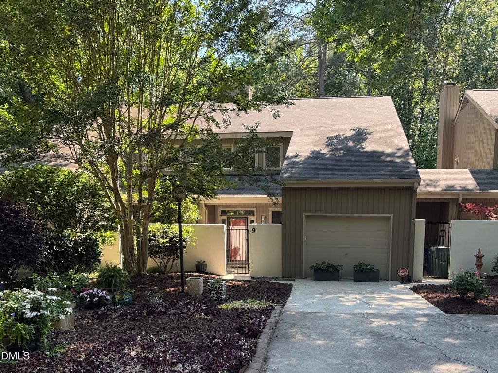 9 Tottenham Lane, Chapel Hill, NC 27517